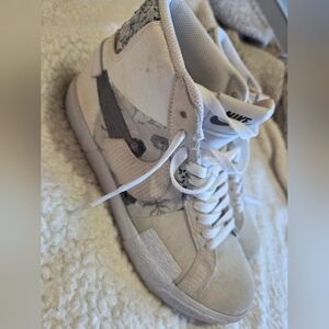 Nike White and Gray Sneakers